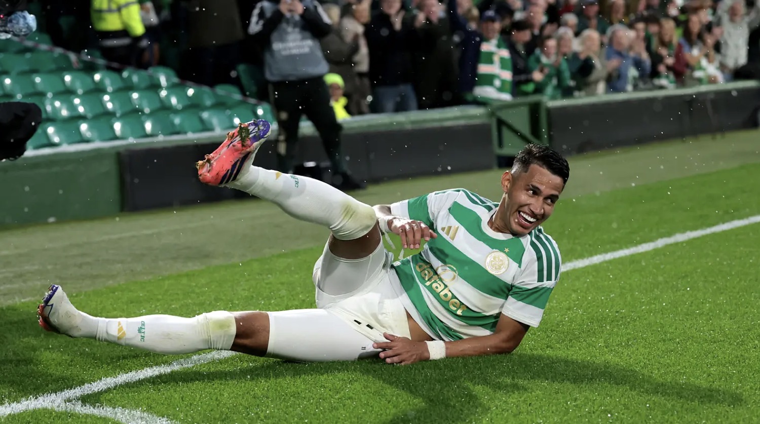 Camilo Durán celebrates in the first leg
