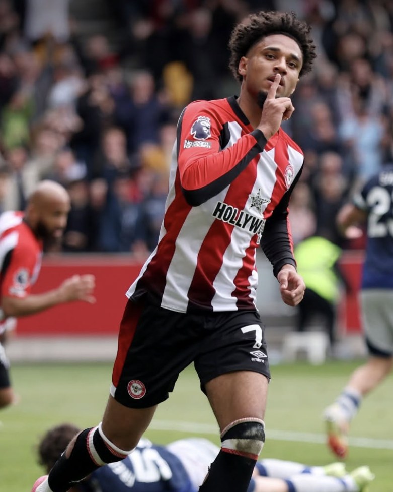 Kevin Schade celebrates for Brentford